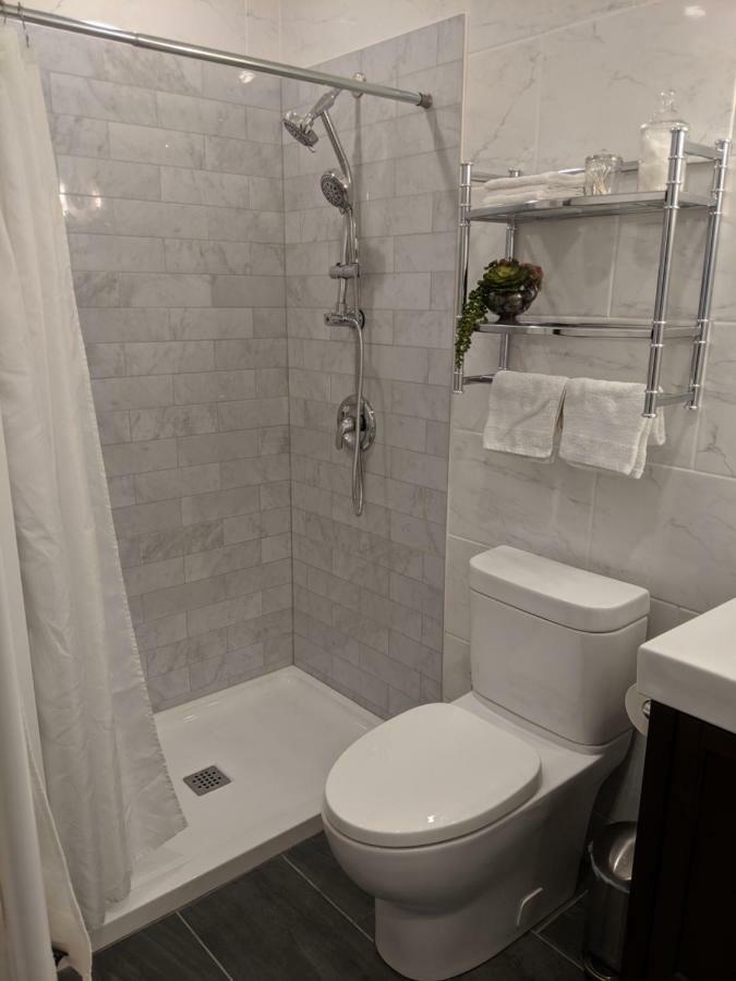 דירות North Saanich Oceanspray Hideaway מראה חיצוני תמונה