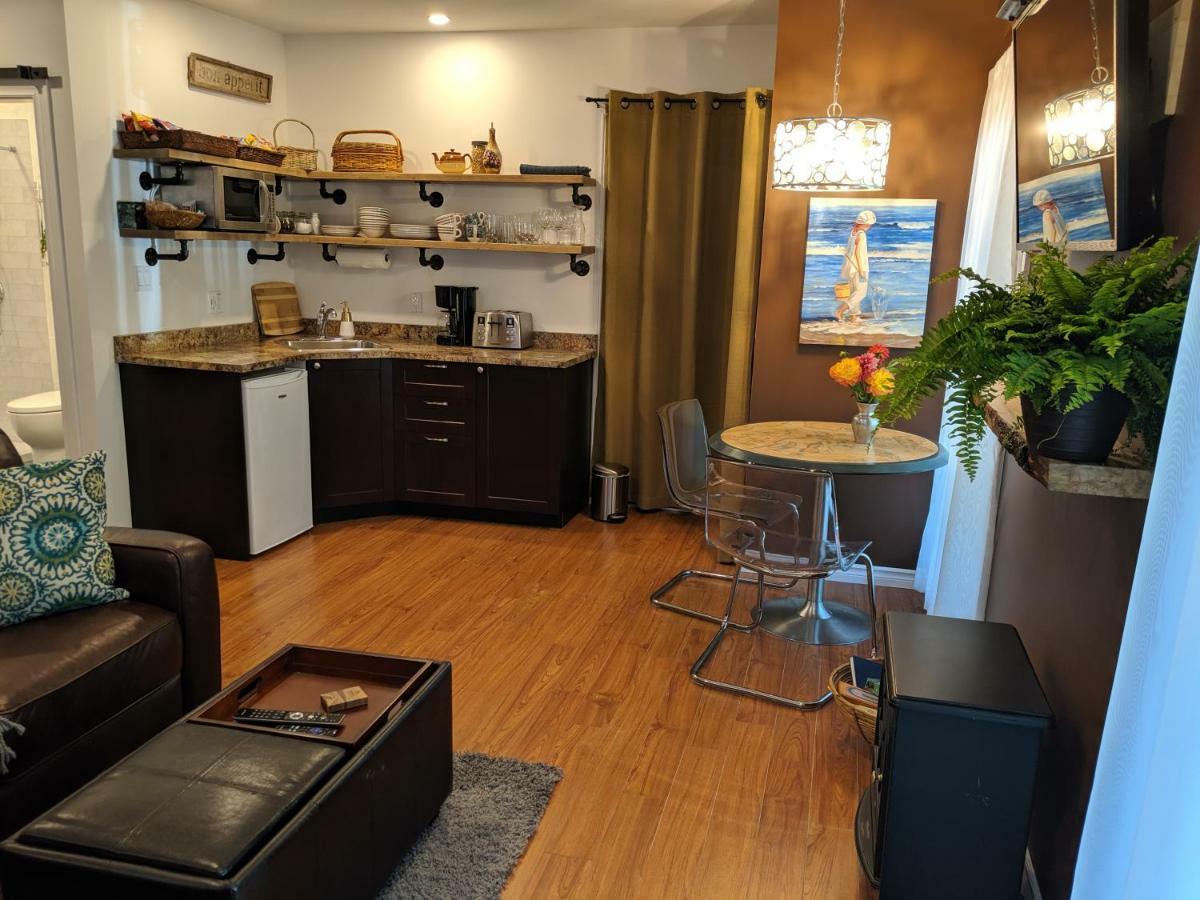 דירות North Saanich Oceanspray Hideaway מראה חיצוני תמונה