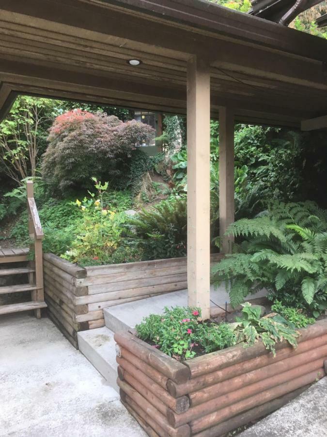 דירות North Saanich Oceanspray Hideaway מראה חיצוני תמונה