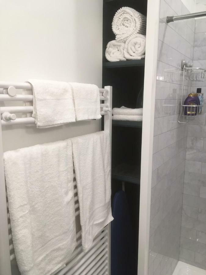 דירות North Saanich Oceanspray Hideaway מראה חיצוני תמונה